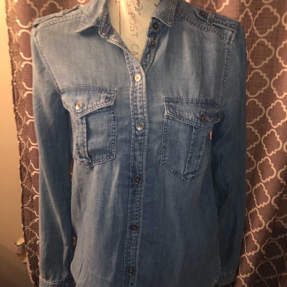 American Eagle long sleeve denim shirt